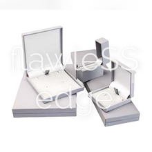 画像をギャラリービューアに読み込む, Silver Flower Zircon Studs