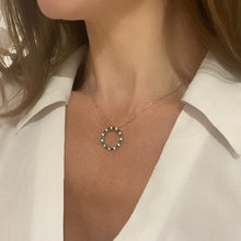 将图片加载到图库查看器,Ruby Circle Pendant