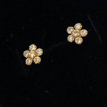将图片加载到图库查看器,Yellow Gold Flower Zircon Studs