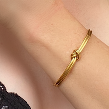 将图片加载到图库查看器,Gold Plated Knot Cuff