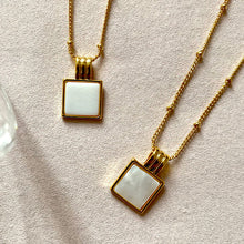 Загрузить изображение в средство просмотра галереи, Mother of Pearl Square Pendant