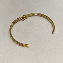 将图片加载到图库查看器,Gold Plated Knot Cuff
