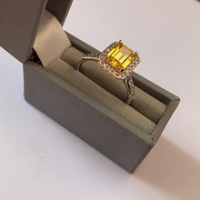 将图片加载到图库查看器,Halo Simulated Yellow Sapphire Ring