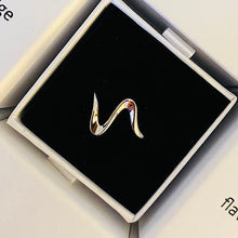 将图片加载到图库查看器,Gold Open Wave Ring