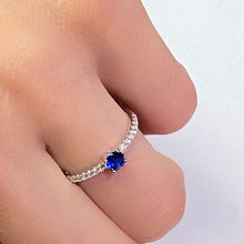 将图片加载到图库查看器,Sapphire Solitaire Ring