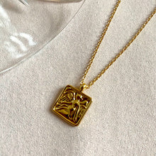 Загрузить изображение в средство просмотра галереи, Gold Plated Solid Square Roman Coin Necklace
