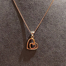 将图片加载到图库查看器,Rose Gold Heart Necklace