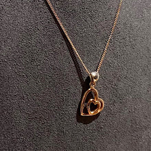 将图片加载到图库查看器,Rose Gold Heart Necklace