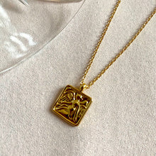 将图片加载到图库查看器，Gold Plated Solid Square Roman Coin Necklace
